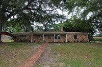 Building Photo - Coming Soon! 3 bedroom in the heart of Sou...