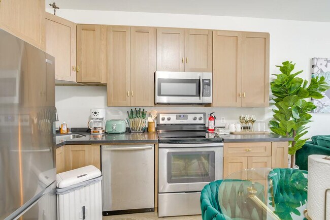 Building Photo - 2658-72 Broadway-SI ID1307919P