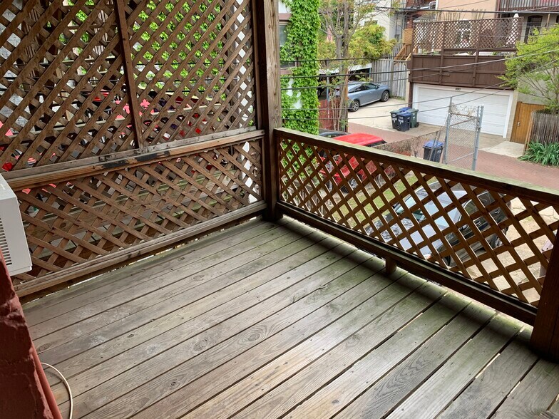 Back Deck - 1827 Swann St NW