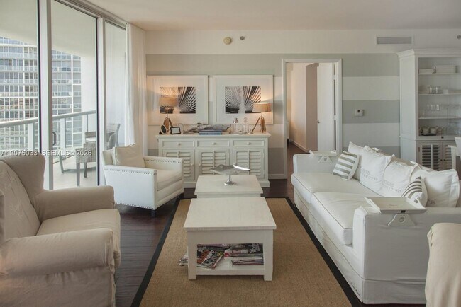 Building Photo - 465 Brickell Ave