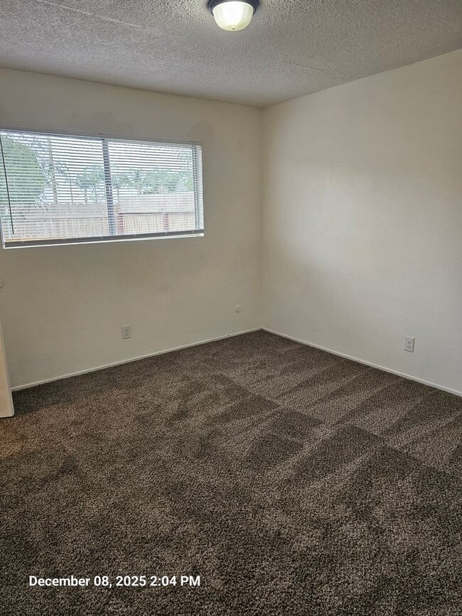 Building Photo - 560 S G St