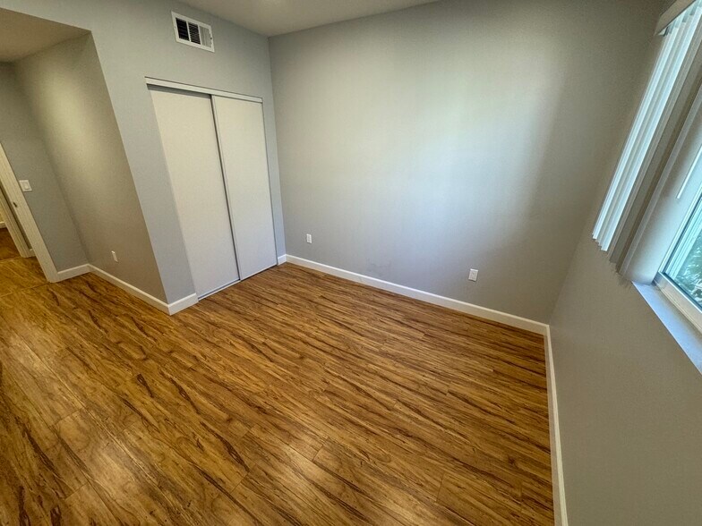 Building Photo - 6718 Sylmar Ave