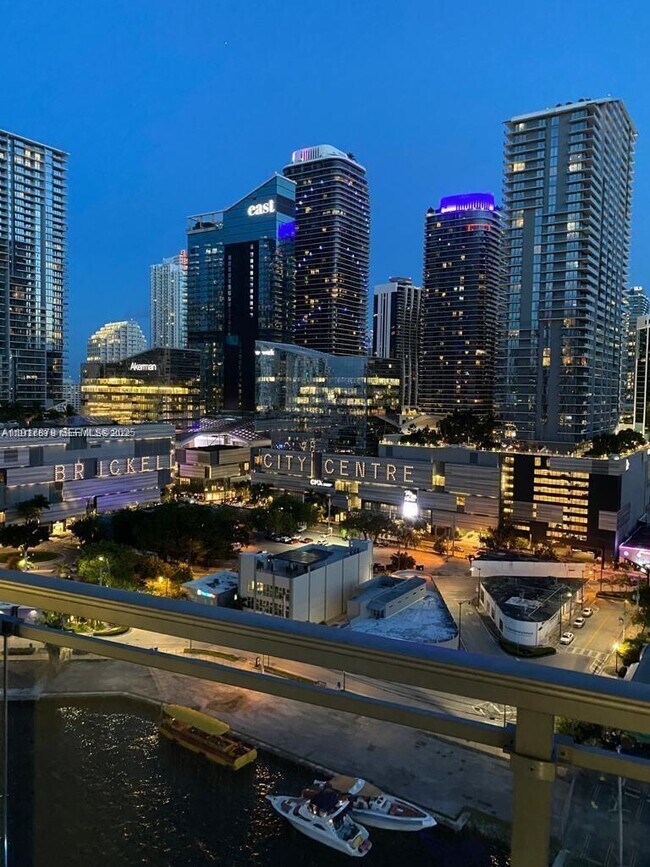 Building Photo - 92 SW 3rd St