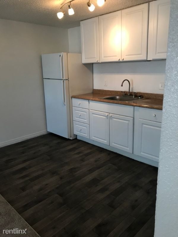 Building Photo - Studio, 1 bath Apartment - 4900 North Lane