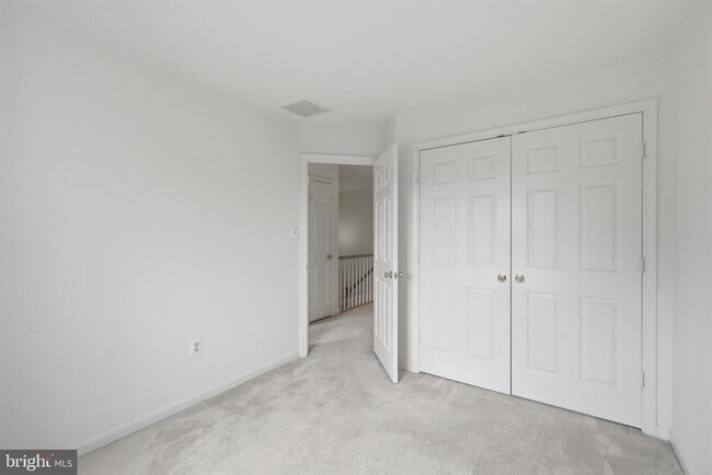 Building Photo - 2449 Clover Field Cir