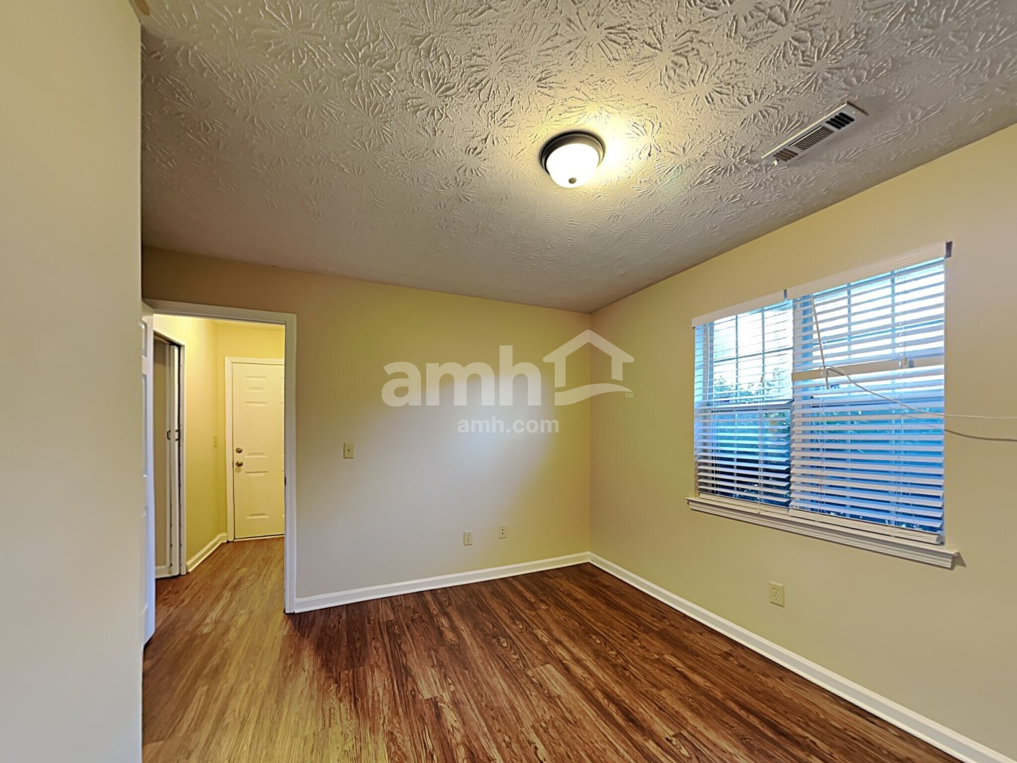 Building Photo - 2117 Brandy Woods Dr SE