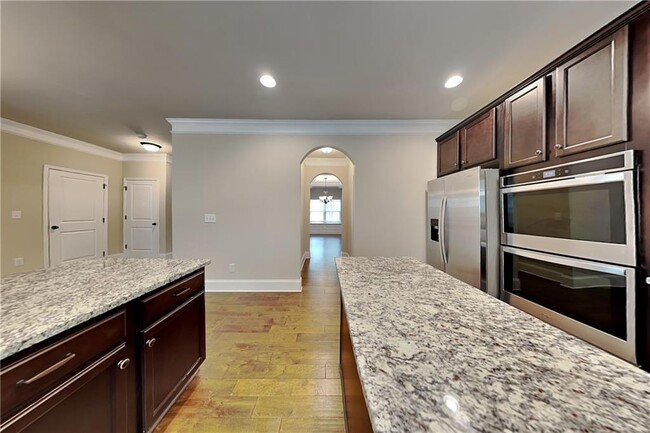 Building Photo - 3770 Brookhollow Dr