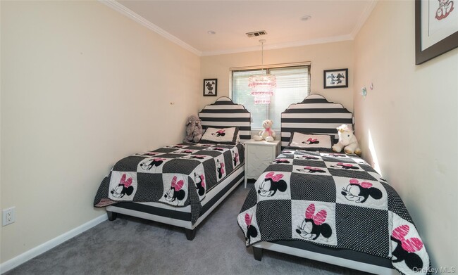 Building Photo - 327 N Greeley Ave