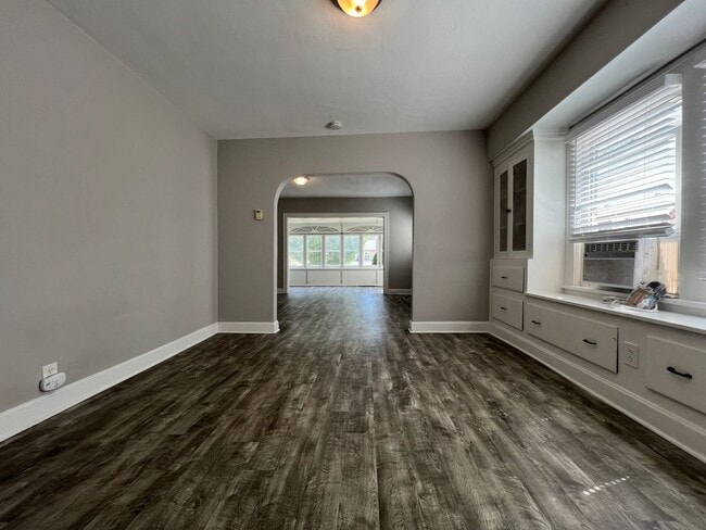 Building Photo - 2186 Wascana Ave