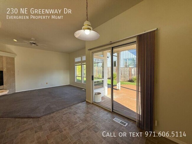 Building Photo - 230 NE Greenway Dr