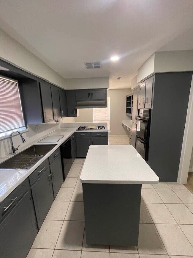 Building Photo - 11002 Segrest Dr