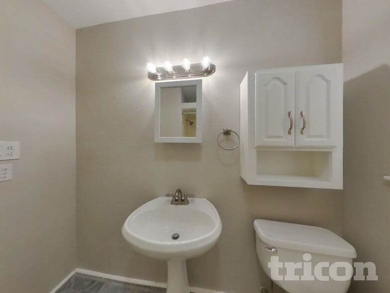 Building Photo - 10301 Sorrills Creek Ln