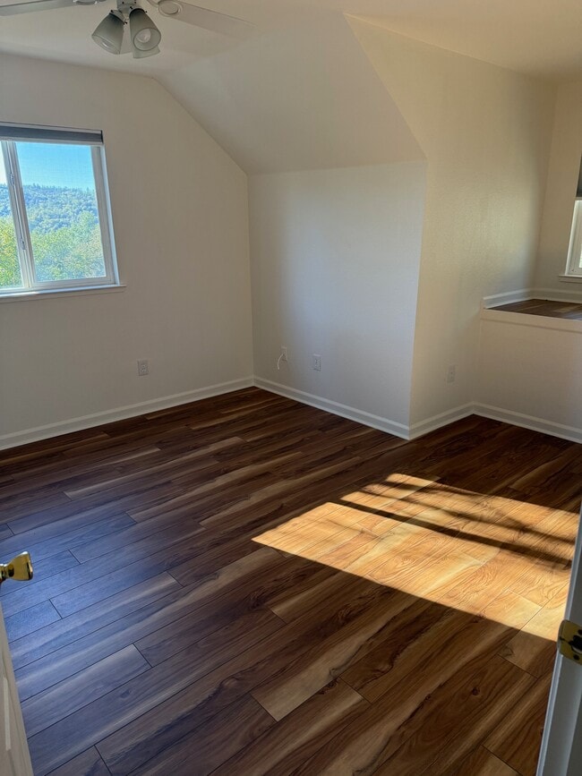 Building Photo - 15524 Buena Vista Avenida