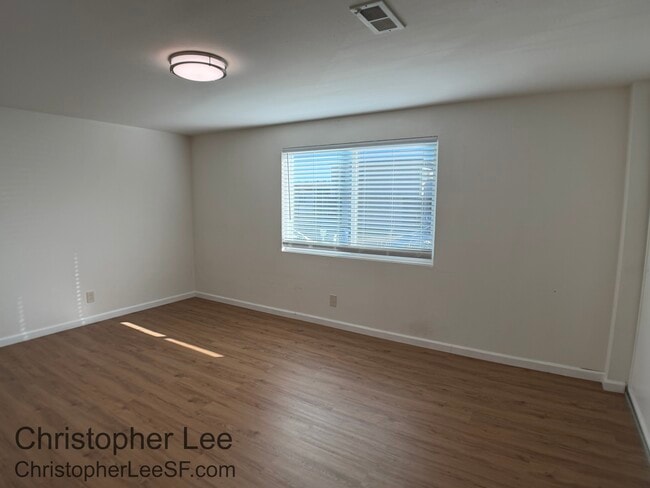 Building Photo - 2450 Ardee Ln