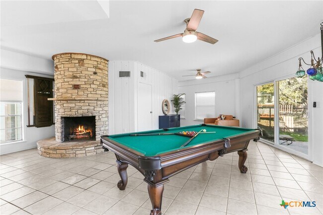 Building Photo - 1433 Riviera Dr
