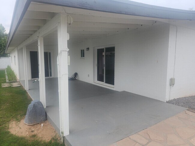 Building Photo - 2267 E Caballero Cir