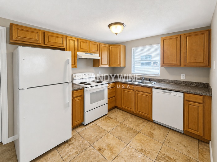 Building Photo - 7317 Oak Crest Dr