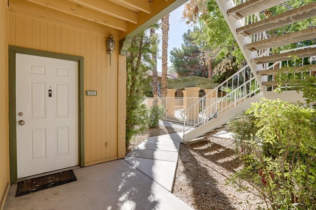 Building Photo - FURNISHED OR UNFURNISHED 2 BED 2 BATH NEAR...