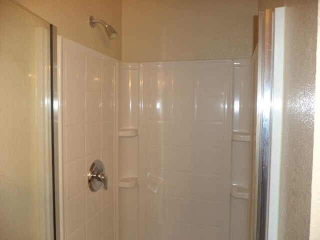 Building Photo - 1405 Sun Breeze Dr