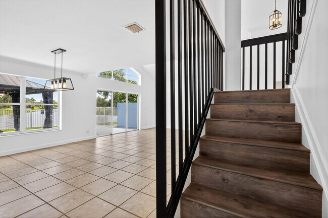 Building Photo - 8225 Pelican Harbour Dr