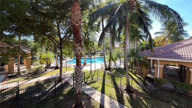 Building Photo - 8000 Nob Hl Rd