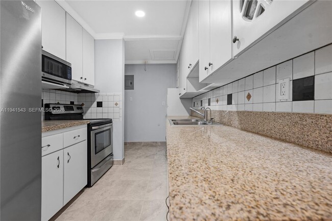 Building Photo - 801 N 70th Ave