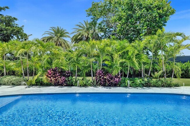 Building Photo - 2800 Banyan Blvd Cir NW