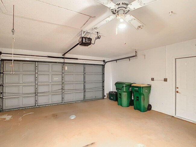 Building Photo - Port Charlotte Waterfront Pool Home - Grea...