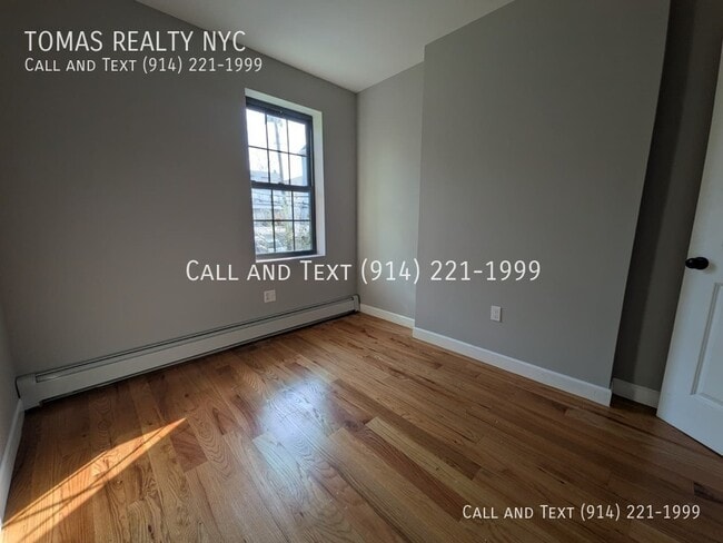 Building Photo - 776 E 233rd St