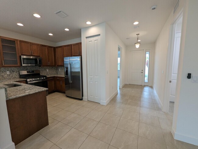 Building Photo - 13541 SW Oceanus Blvd