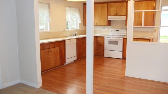Building Photo - 2 bedroom in Lynnwood WA 98036