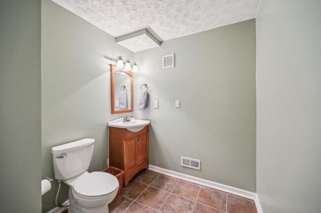 Building Photo - 2230 Seton Dr