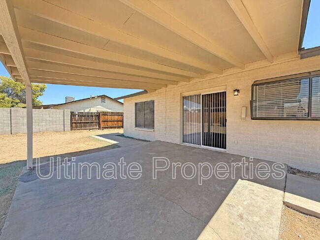 Building Photo - 9538 W Echo Ln