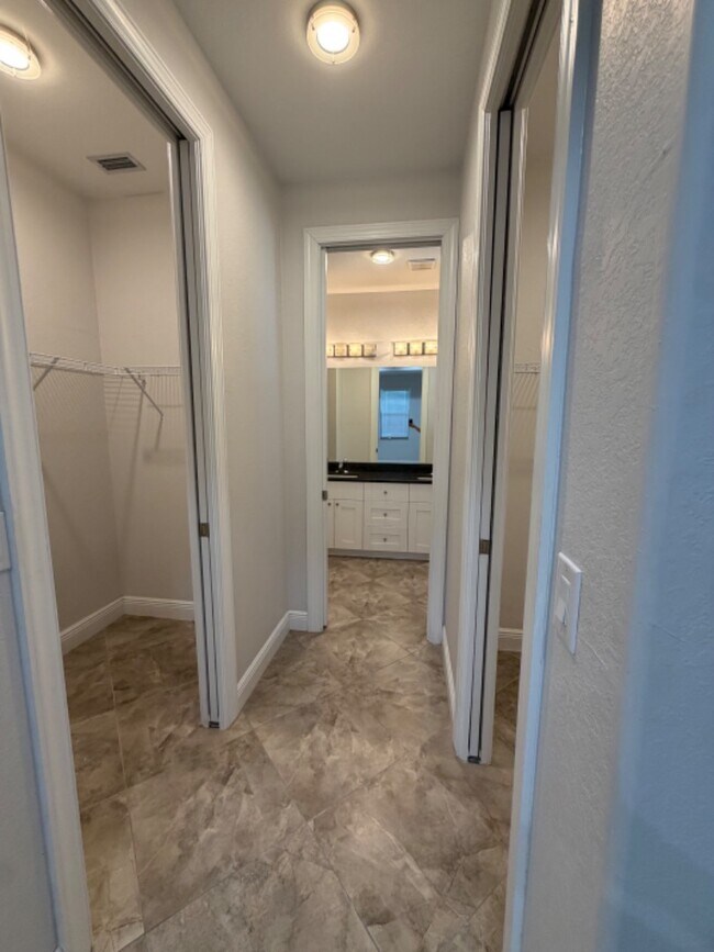 Building Photo - 356 Hermosa Ave