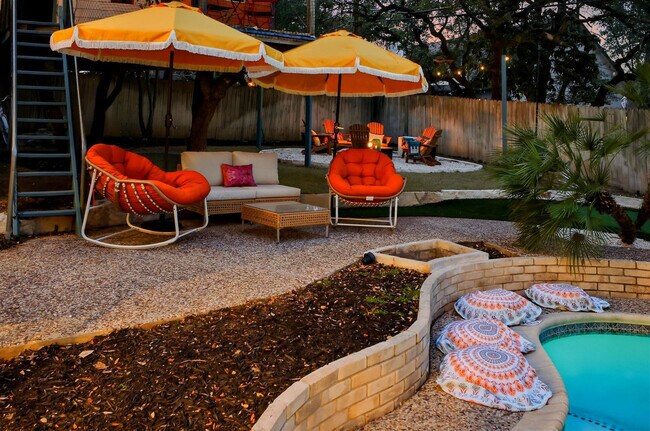 Building Photo - 2915 Quail Oak St