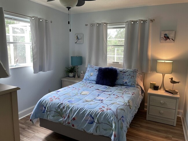 Building Photo - 625 Paula Ave