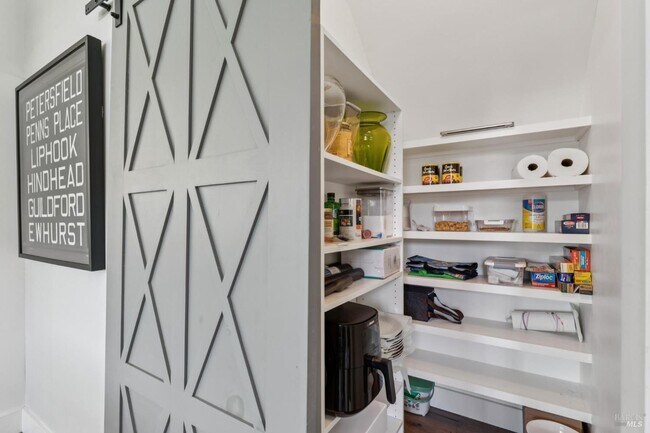 Building Photo - 1810 Quail Ct