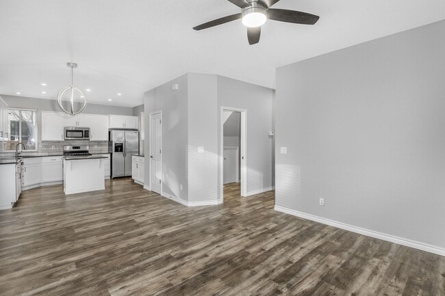 Building Photo - $$ ONE MONTH FREE MOVE IN BY 12/31/25 - Discover Your Dream Home in Sterling Park!