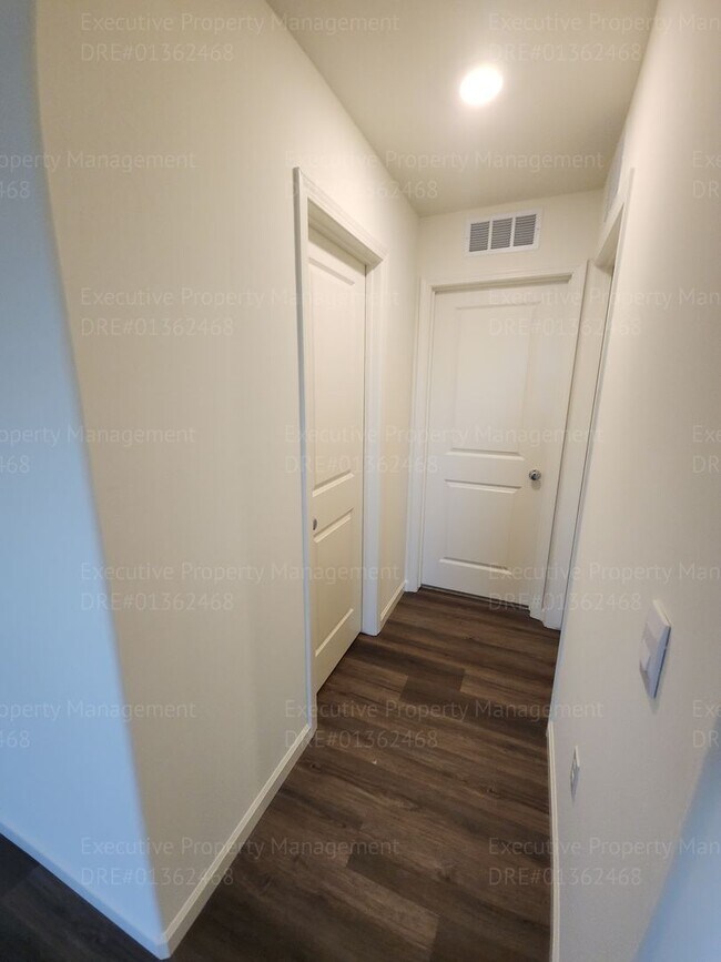 Building Photo - 8921 Kemi St