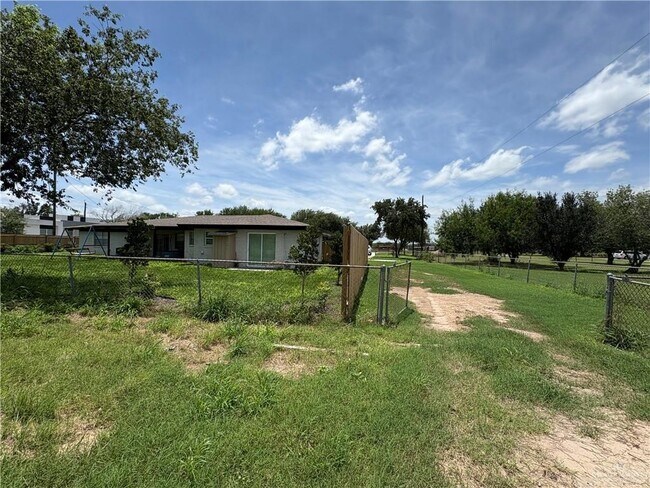 Building Photo - 2216 N Jackson Rd