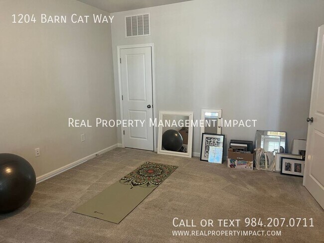 Building Photo - 1204 Barn Cat Way