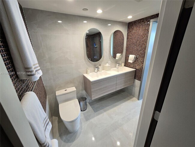 Building Photo - 11113 Biscayne Blvd