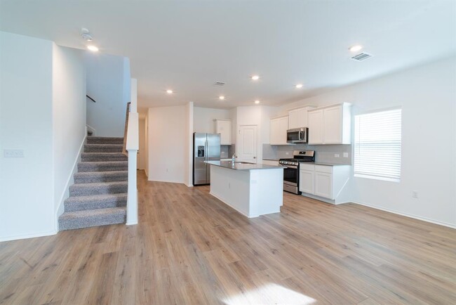 Building Photo - 10500 Steinbeck Dr