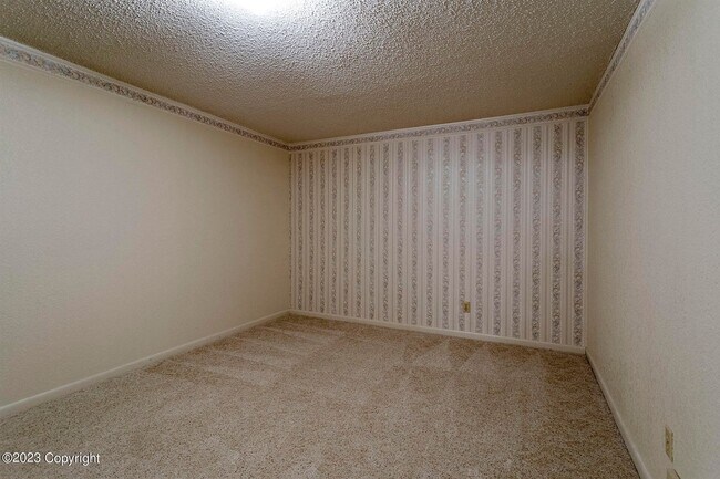 Building Photo - 909 Indian Hills Dr