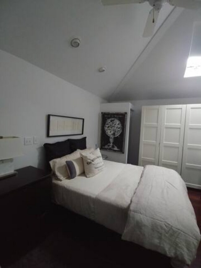 Bedroom skylight w/darkening shade - 46 Spring St