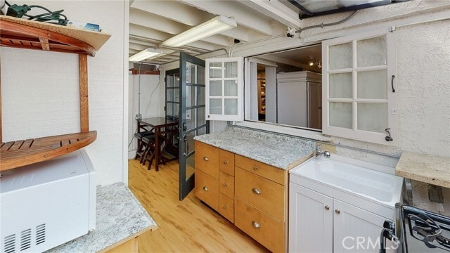 Building Photo - 274 Diamond St