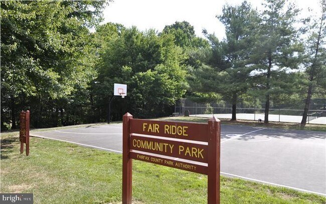 Building Photo - 3970 Burning Bush Ct