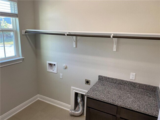 Building Photo - 4628 Katherine Dr