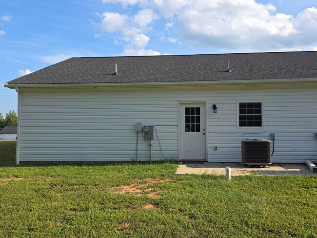 Building Photo - 2171 Smith Mountain Lake Pkwy