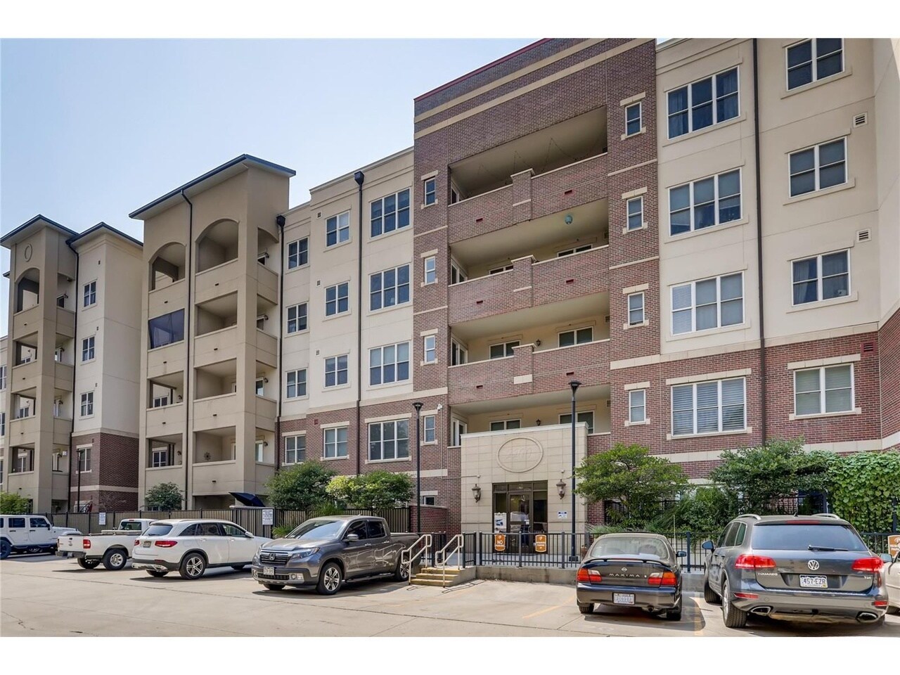 Building Photo - 2200 S University Blvd